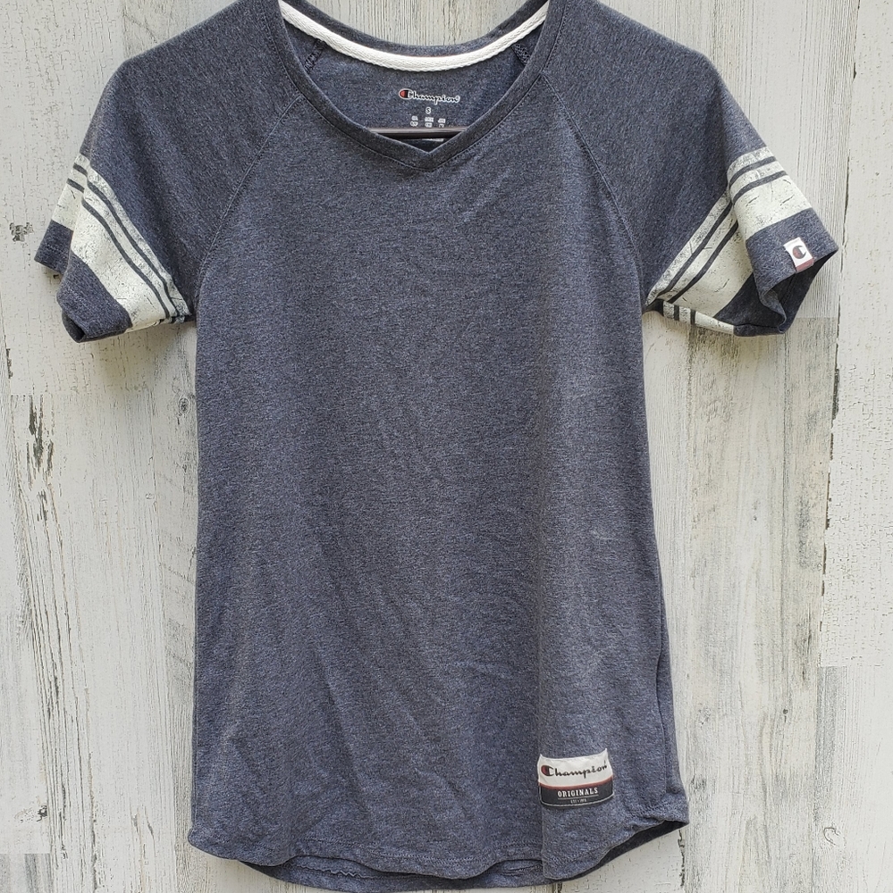Champion tshirt extra small